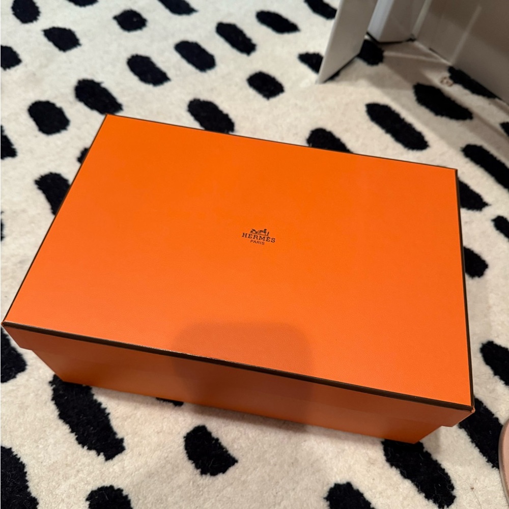 Hermes Chypre sandals in rose sorbet BNIB Authentic sz 38 orange coral color - Picture 3 of 13